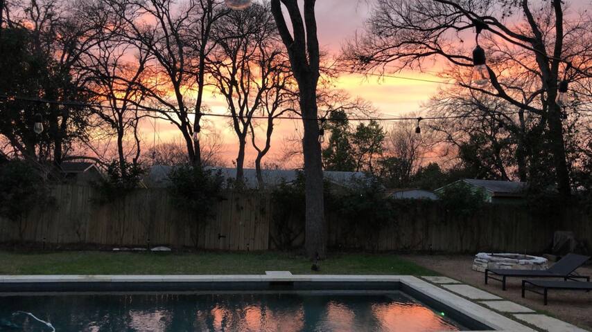 Barton Hills Butterfly Oasis with pool gallery image 5