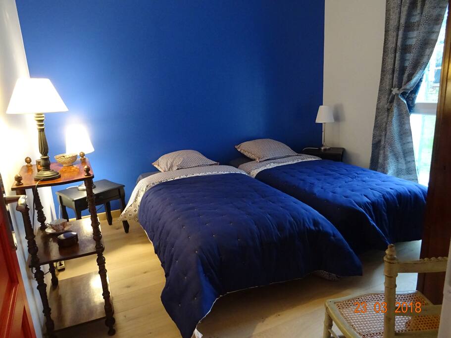 chambre lit 90