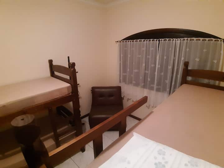 Უკანა ოთახი 