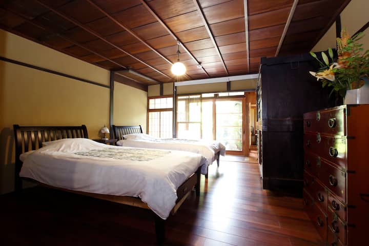 ห้องนอนสไตล์ตะวันตกพักได้สูงสุด 2 ท่าน