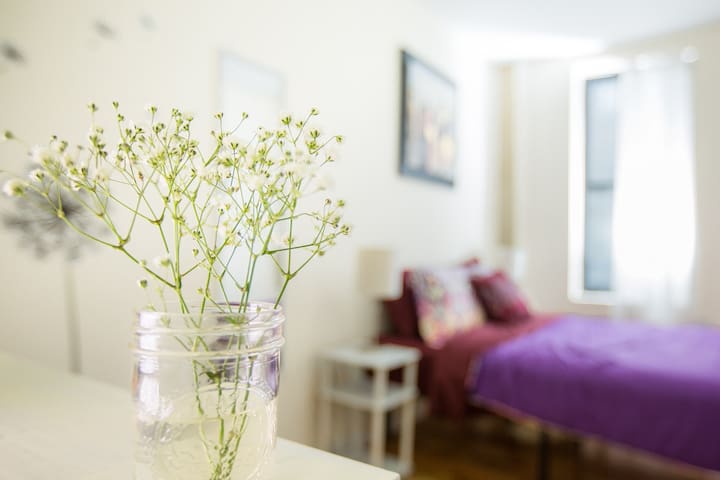 Lovely Private Room in Manhattan 20 min to Time SQ