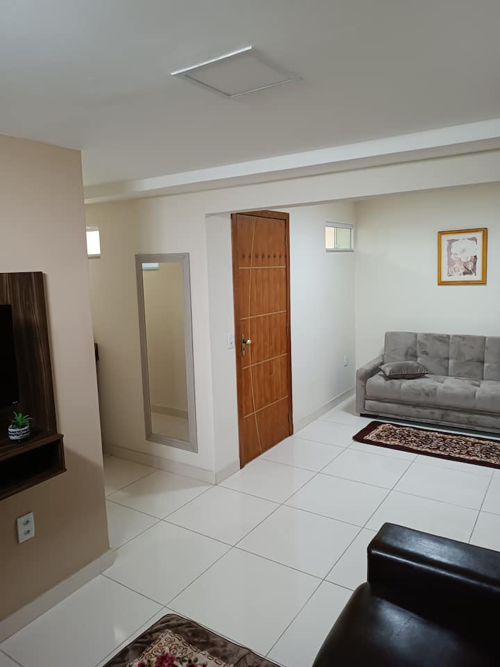 Mlango wa kuingilia.