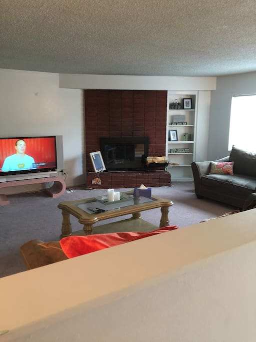 Large Living room with Fireplace
