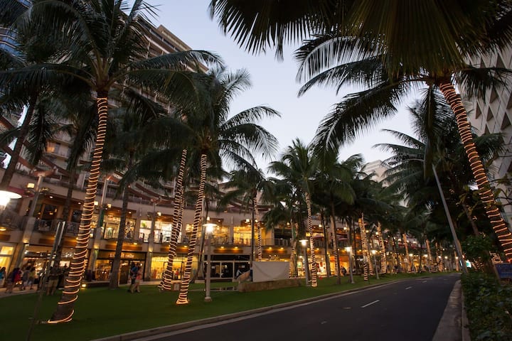 Wyndham Waikiki Beach Walk 2 Bedroom Deluxe Hotels For Rent In Honolulu Hawaii United States