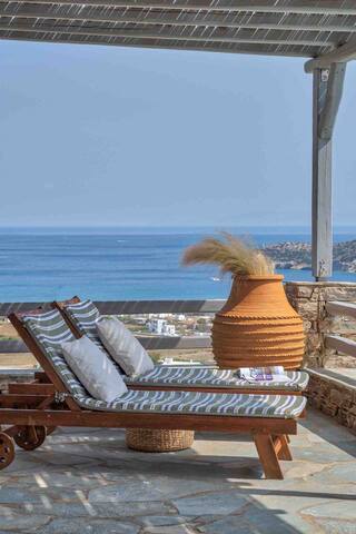 Villa Despotiko-Antiparos with breathtaking views gallery image 2