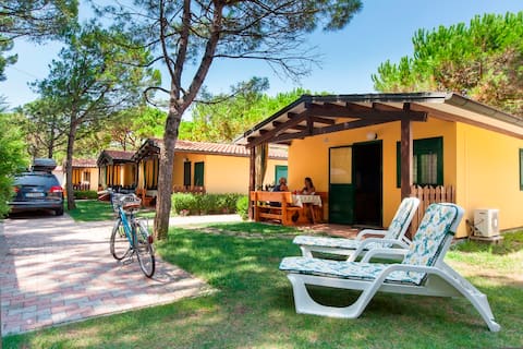 Two-bedroom bungalow near the sea