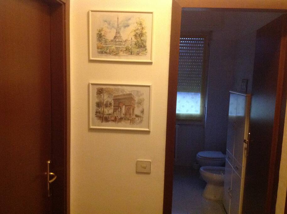 ingresso camera da letto, affianco il bagno