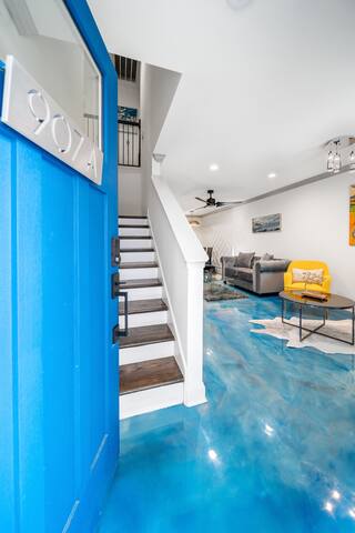 Beautiful Sophisticated Boutique A gallery image 4