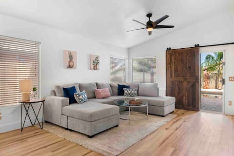 Popular Airbnb listing: Bright 3 Bdrm w/ Heated Pool! 6 min to DT Gilbert! in Gilbert