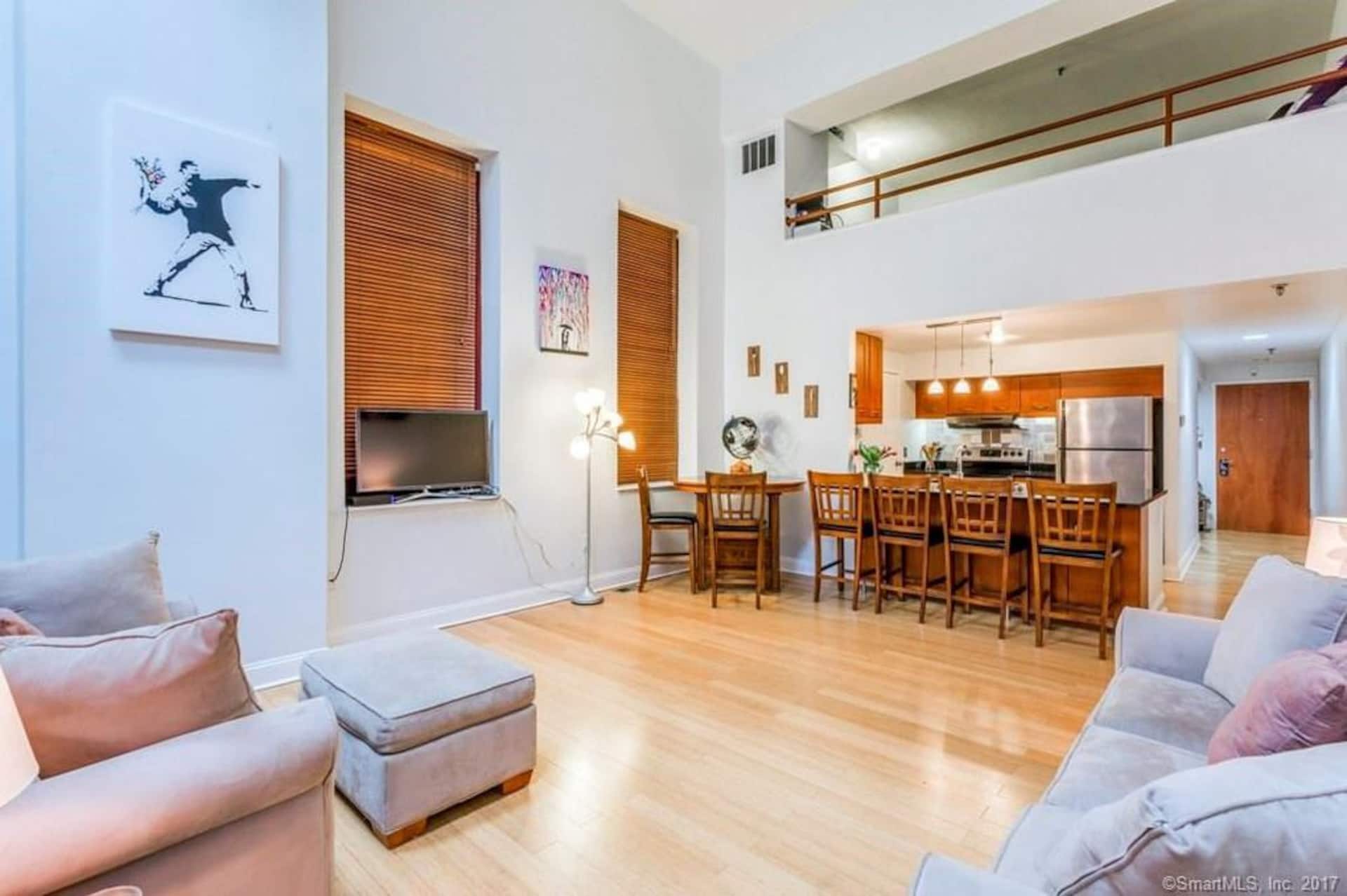 Full loft apartment near Omni Hotel — photo 2