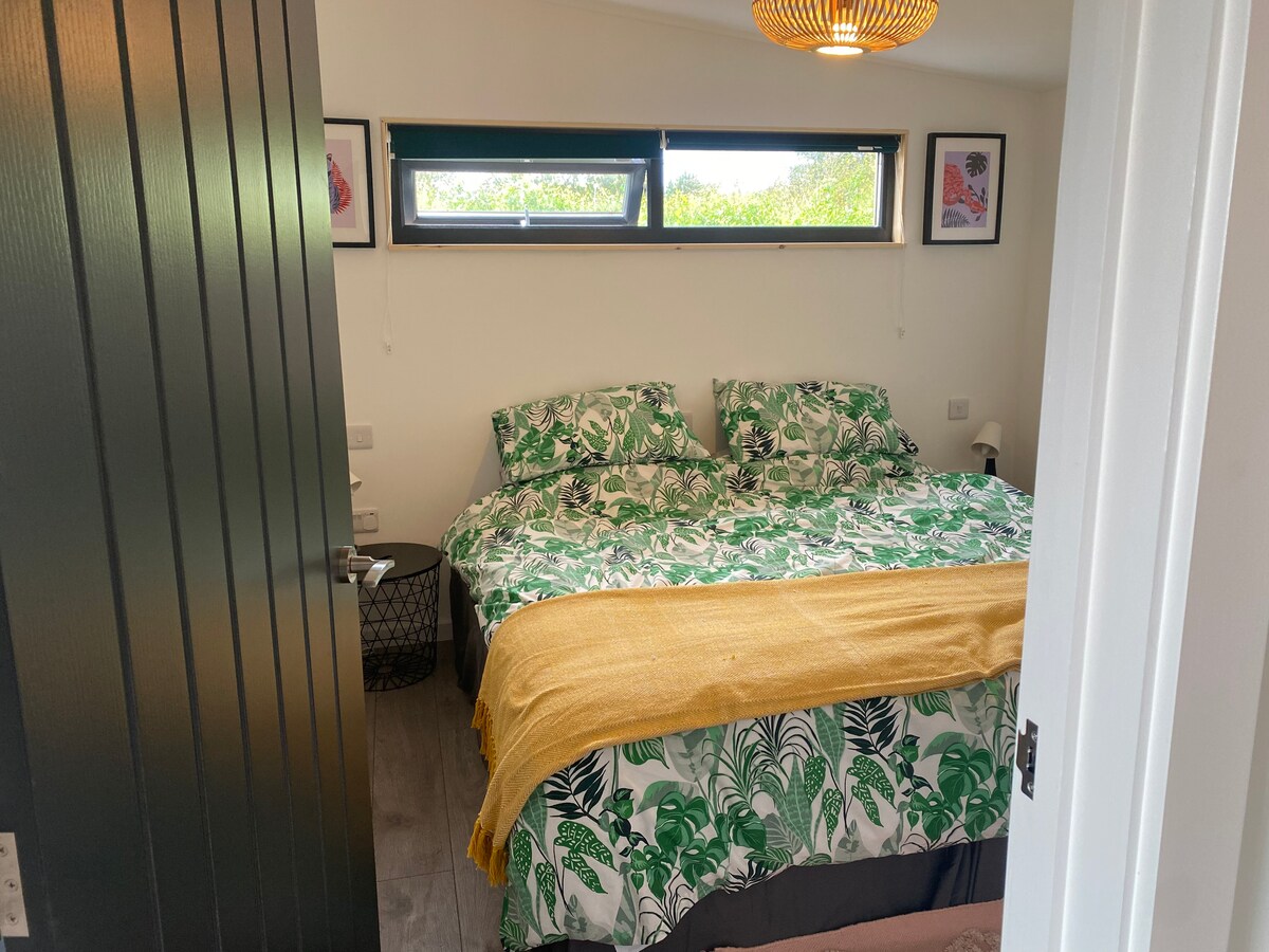 supering or twin room (you choose). just let us know before arrival and we'll make the beds up according to your family needs. 