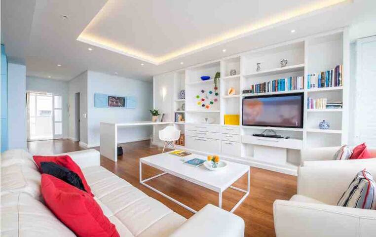 Family Friendly Bantry Bay Beauty gallery image 4