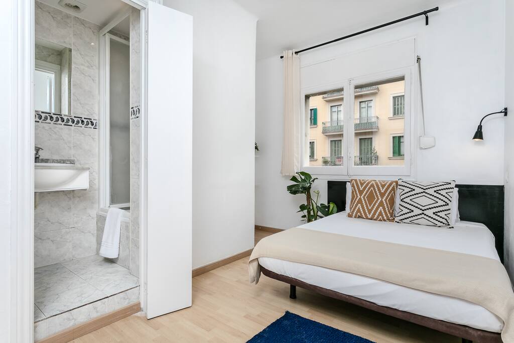 Bedroom 1 (double bed) with private bathroom