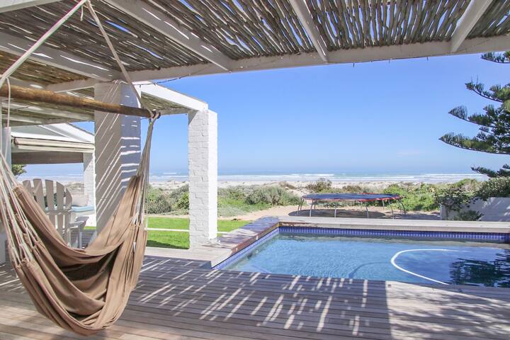 Sun, Sea and Sand Beach Villa gallery image 4