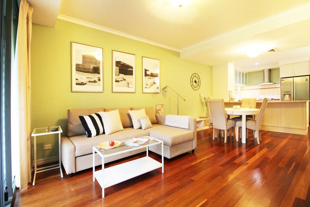 Open plan living & dining area