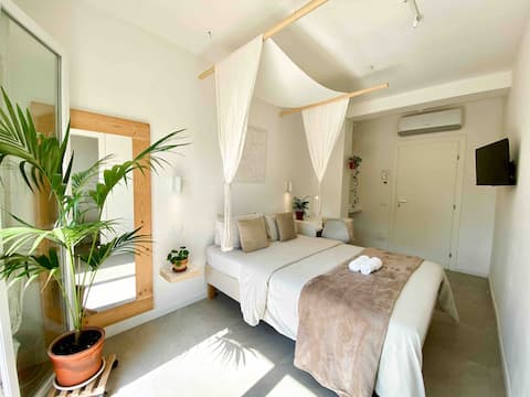 Room with pvte bathroom 20min from Venice by train
