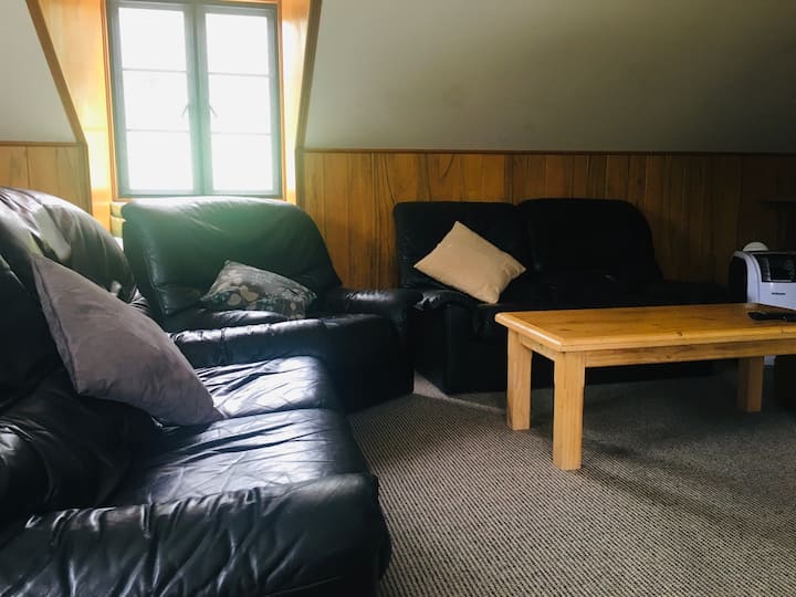 მისაღები ოთახი 2