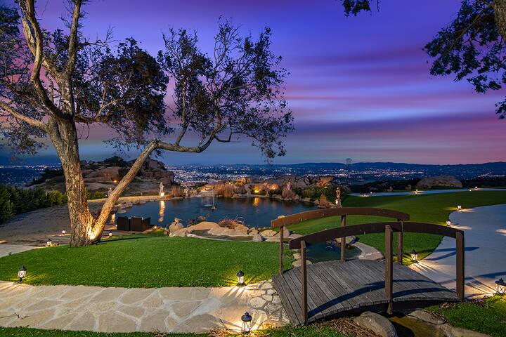21+ Acre Private Retreat with Breathtaking Views gallery image 2