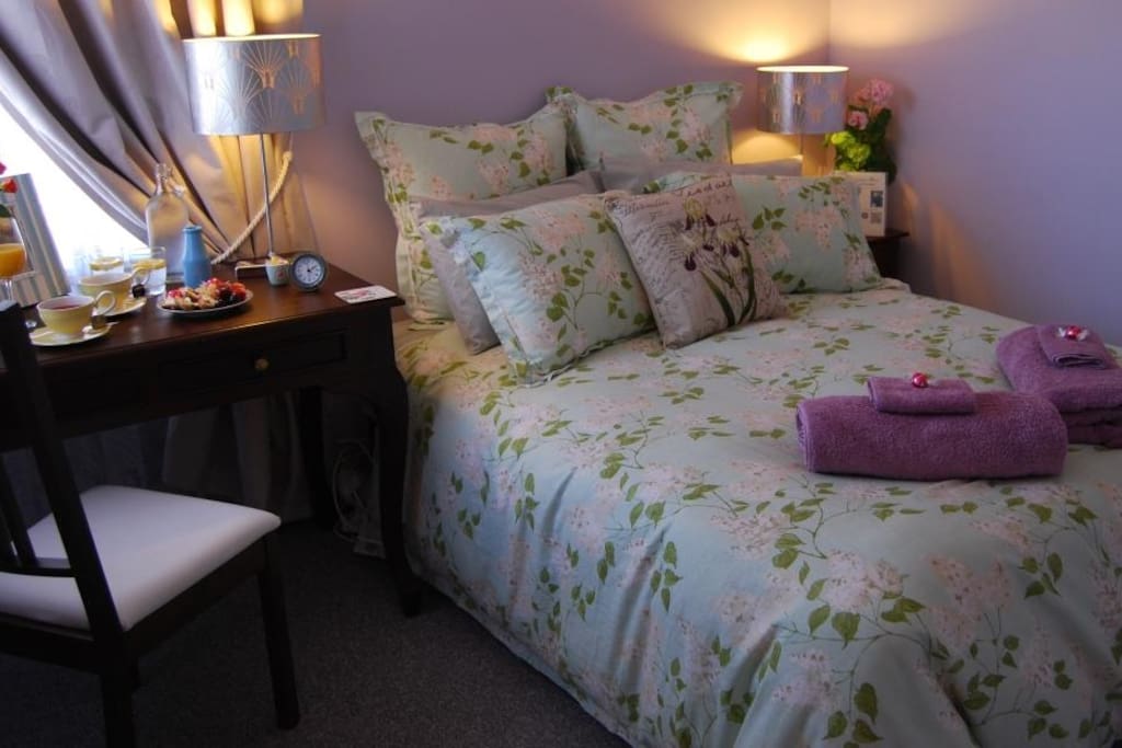 Double room with share bathroom