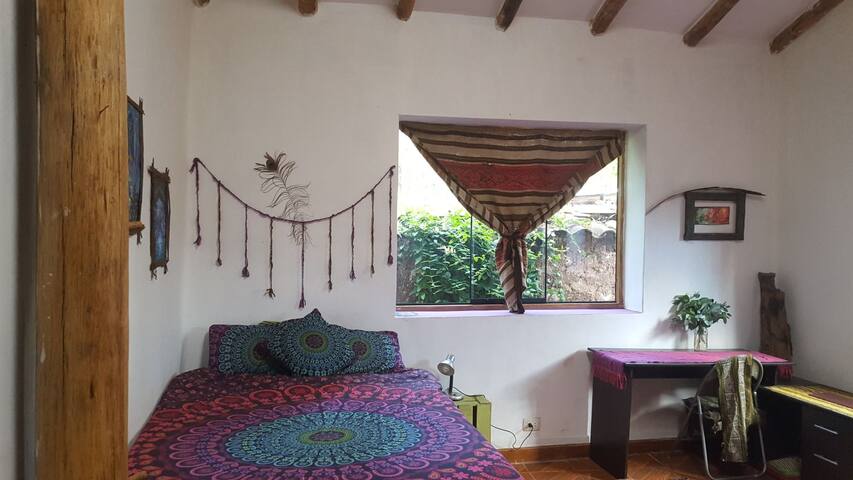 Cosy Romantic Bungalow, Nestled in the Mountains