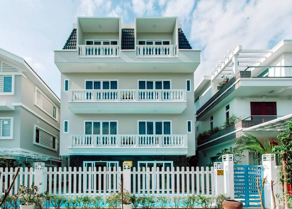 front view of the villa