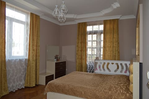 4-room apartment  with 2 balconies 40 m from the sea
