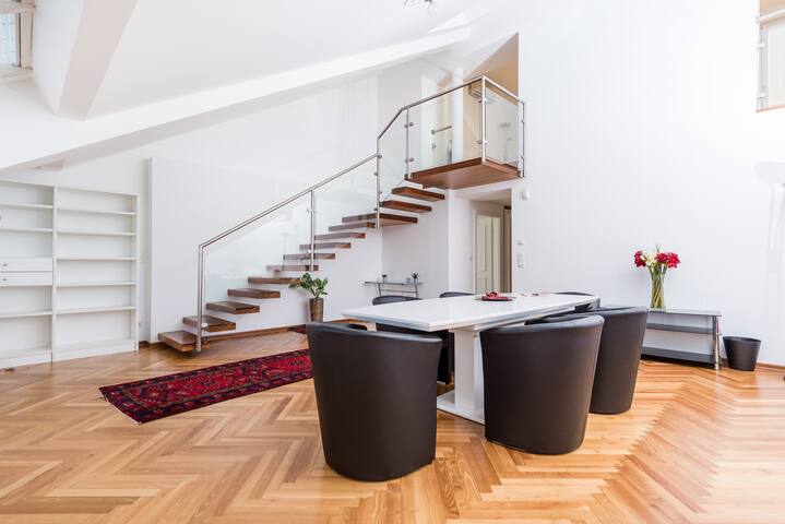 Penthouse Opera 2 Bedrooms and Aircondition gallery image 4