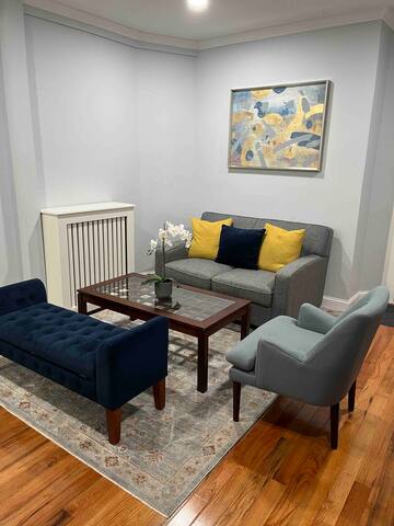 Remodeled Spacious Apartment in Perfect Location gallery image 3