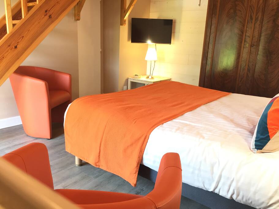 Chambre avec lit double