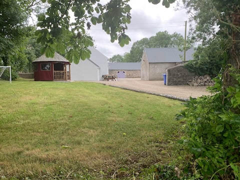 Nancy’s luxury Farm House beside the Greenway