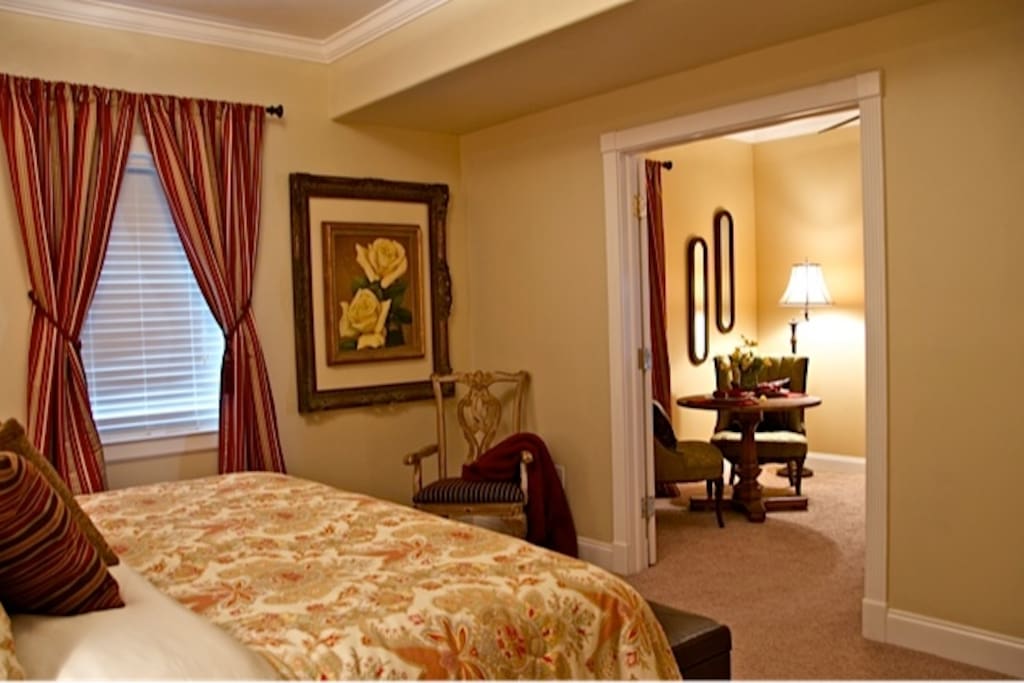 Texas Rose Suite
