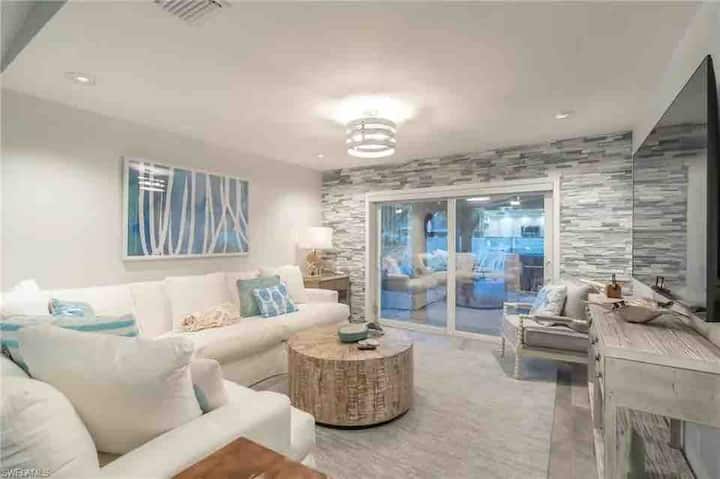 Renovated Beach Home, Walk To Beach * New Pool - Naples Park, FL