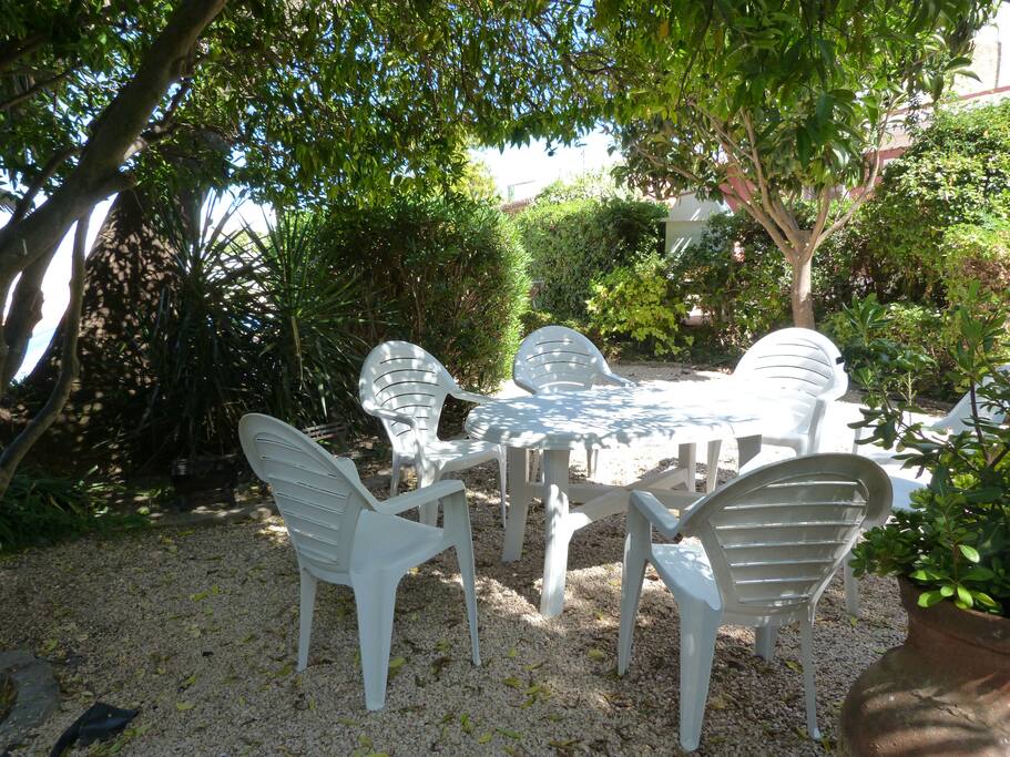 A place in the shade...