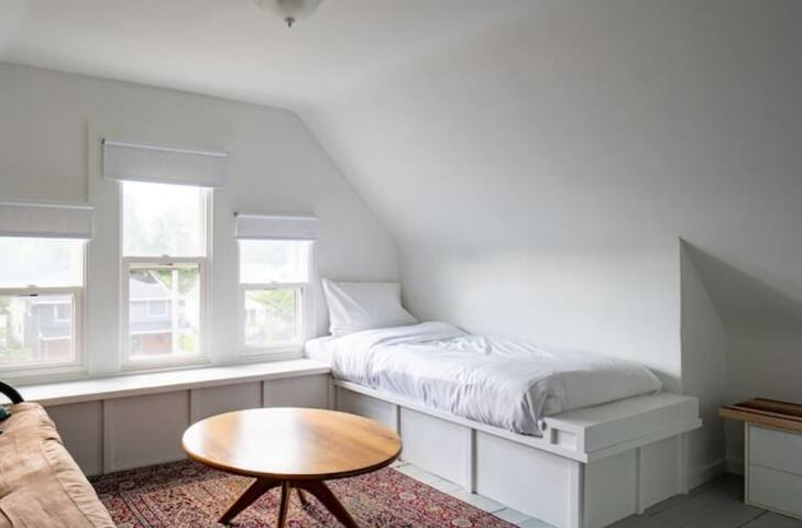 ARTS DISTRICT – ENTIRE DUPLEX – Both Upper & Lower gallery image 4