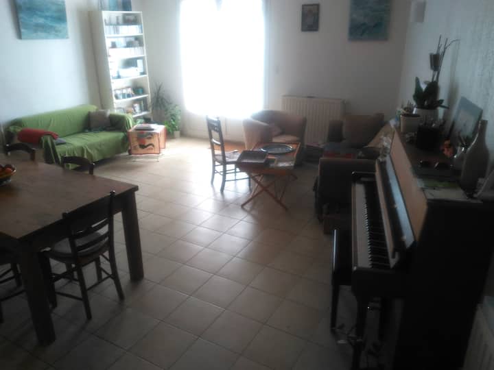 Chambre Dans Maison à 1km3 Du Centre D'uzes . - Uzès