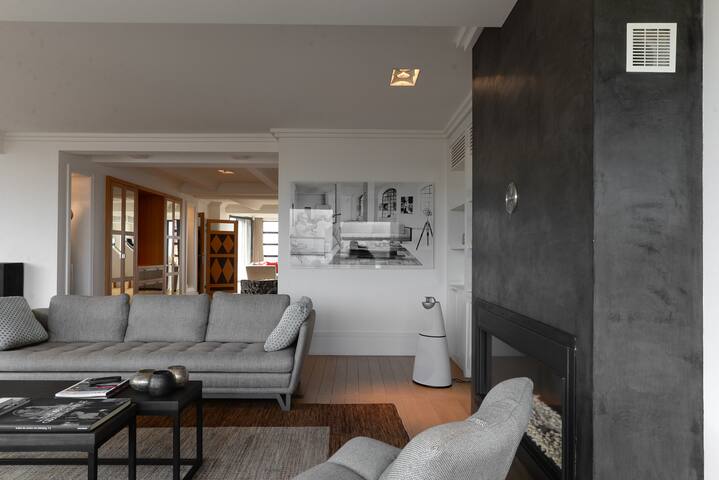 Penthouse ” le 401 ” with amazing view ! gallery image 4