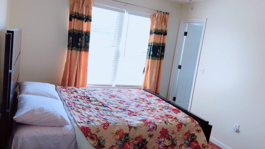 PerryHall Suite
