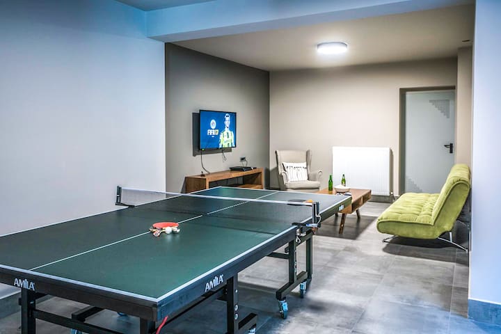 3′ to Beach / Private Pool / Gym / Playroom gallery image 4