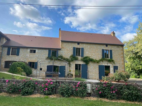 Dordogne cottage for 8 people with pool & Jacuzzi