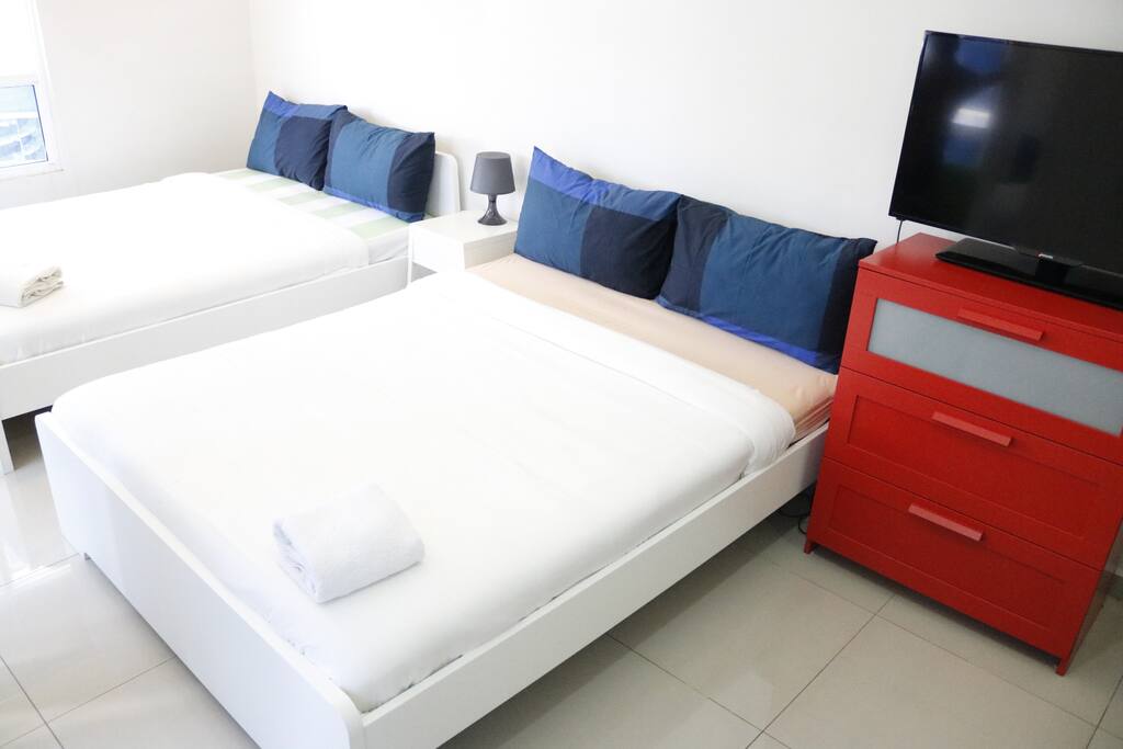 2 Queen bed