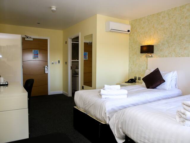 Twin room-Deluxe-Ensuite