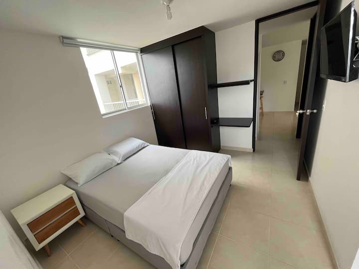 Modern, full apartment, hot shower.