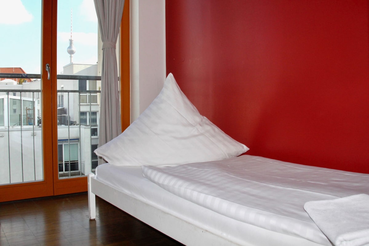 Private Single Ensuite - Berlin, Germany | Airbnb - Airbnb