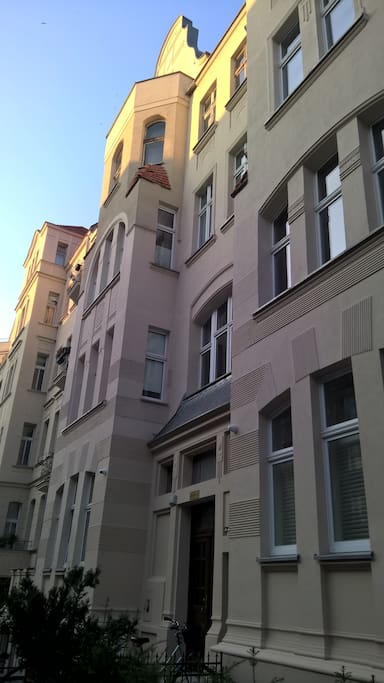 front kamienicy