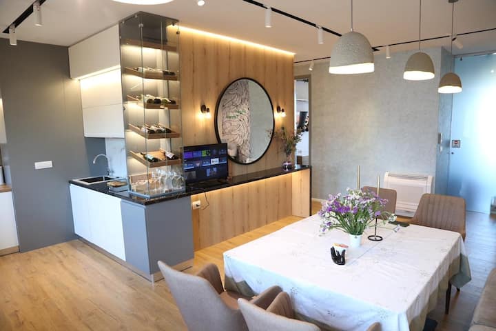 Იდეალურია მცირე ან დიდი ჯგუფებისთვის