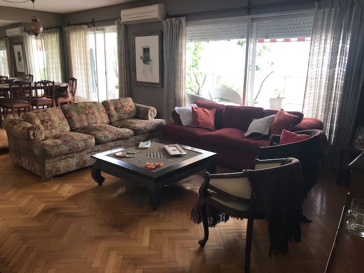 Apartamento mobiliado de quatro quartos em Palermo