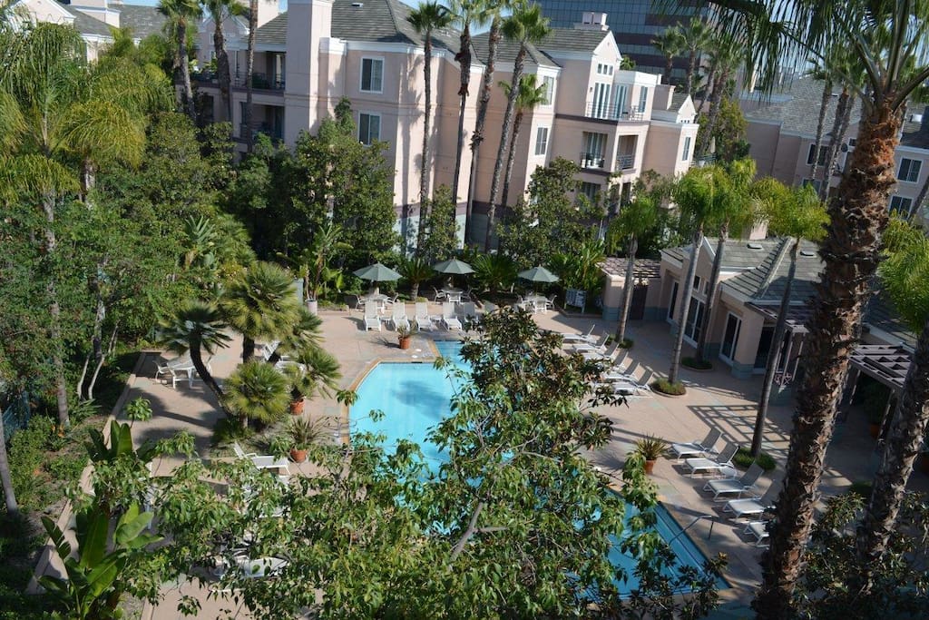 Pool, Jacuzzi, Fitness Center, Guard-
Gated.