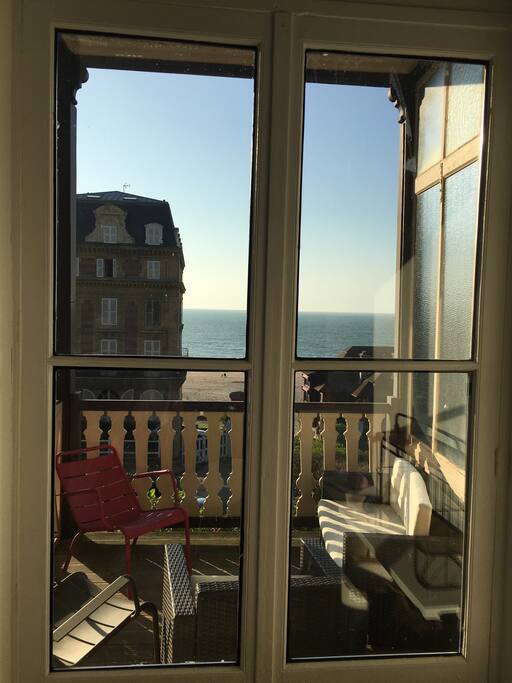 depuis le canapé su salon - end of a sunny day