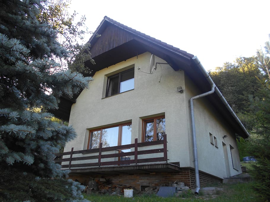 Chata směrem od cesty 1/2