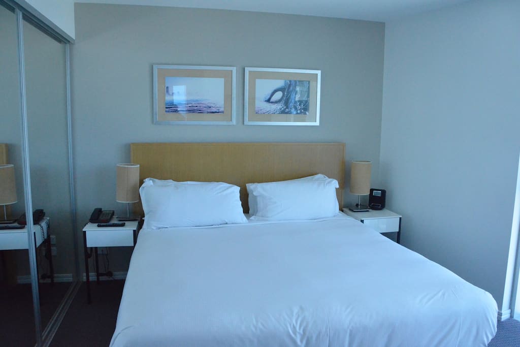 Main Bedroom King Size Bed